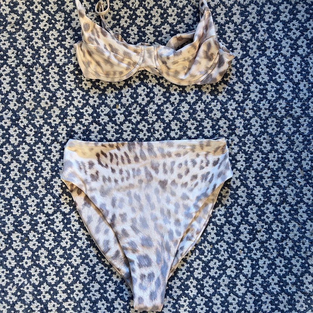 Animal Print High Waisted Bathingsuit